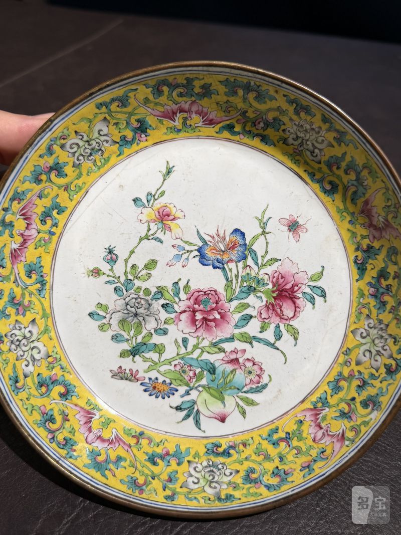 清乾隆 铜胎云龙花卉纹珐琅盘 - 图5